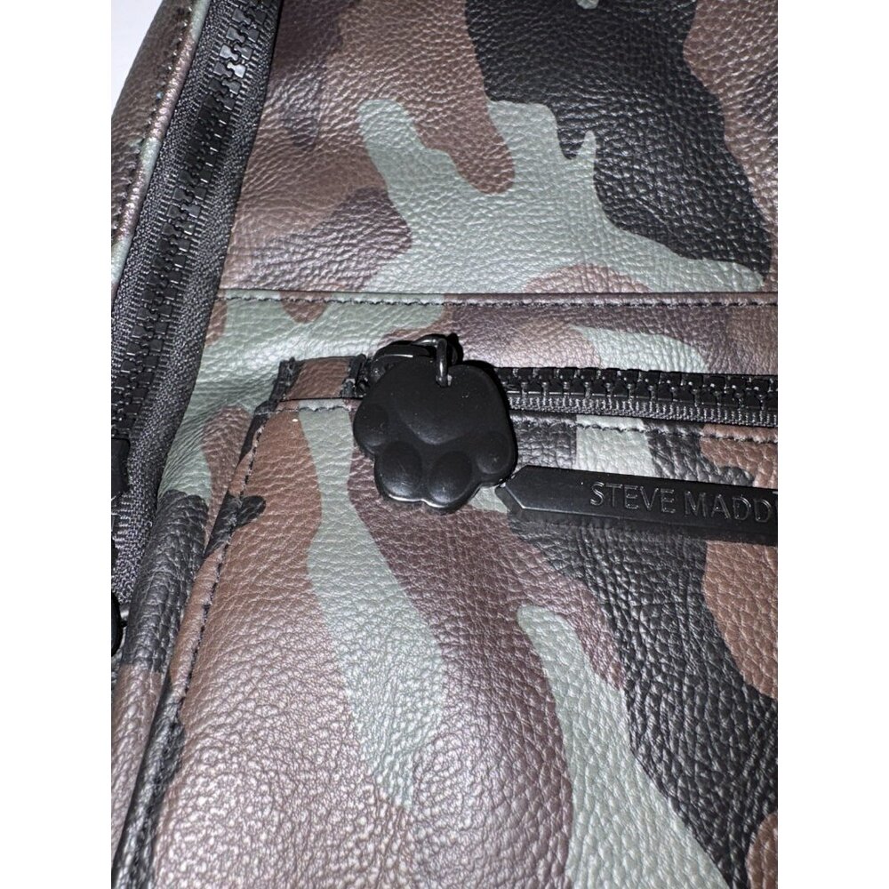 Steve Madden Camouflage Shoulder Sling Bag Small Zipper Pouches - Picture 3 of 13